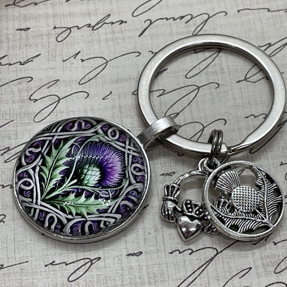 Scottish Thistle Keychain Key Claddagh Heart Gift Box Necklace Irish Crown New - Picture 9 of 16